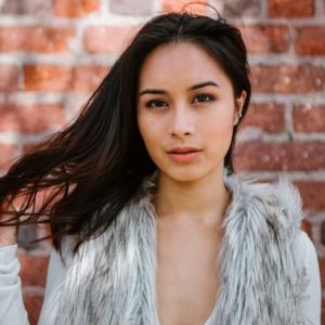 Meet your Posher, Dennisa